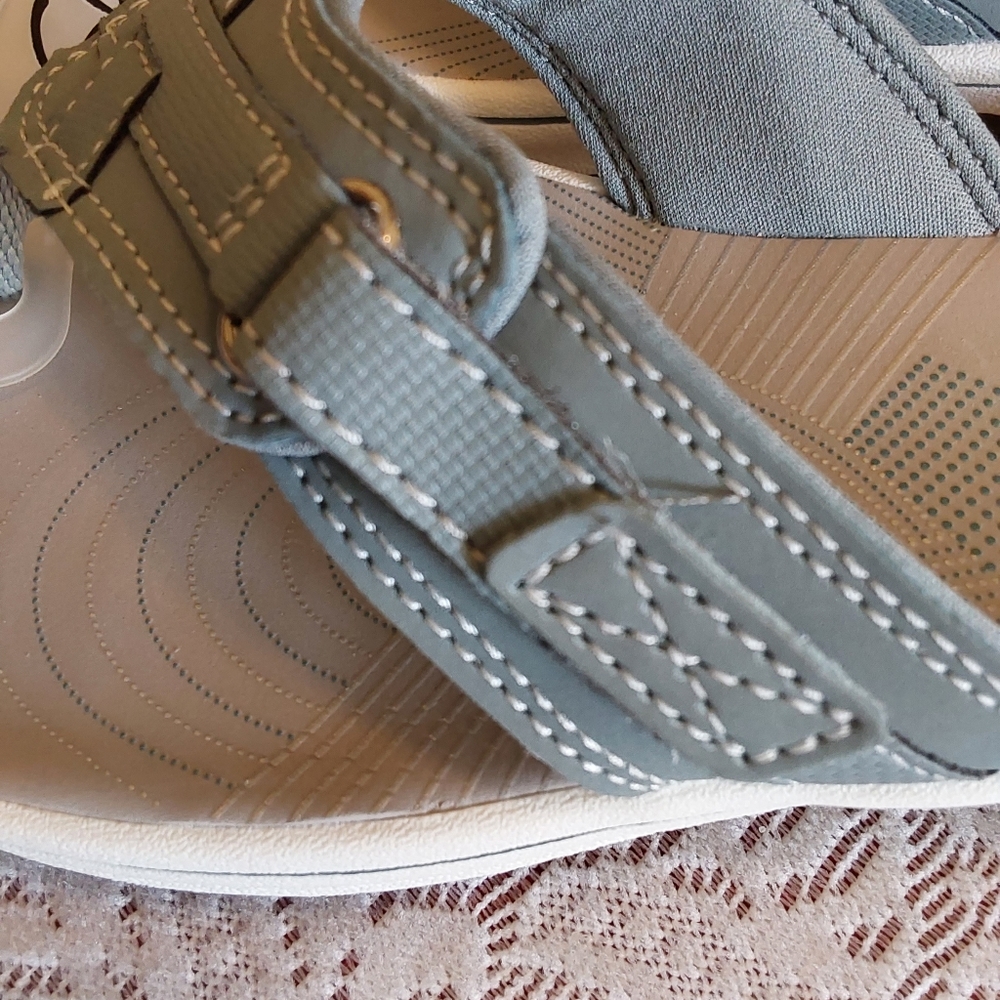 🌺 NWT Clarks Cloudsteppers Slip-on Sandals - Picture 6 of 10